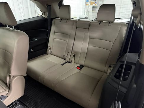 Used 2016 Honda Pilot Touring image 29