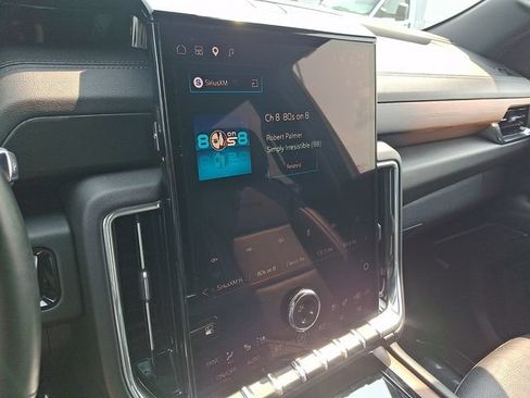Certified 2025 GMC Yukon XL Denali AWD/4WD image 19