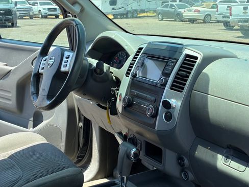 Used 2017 Nissan Frontier SV AWD/4WD image 22