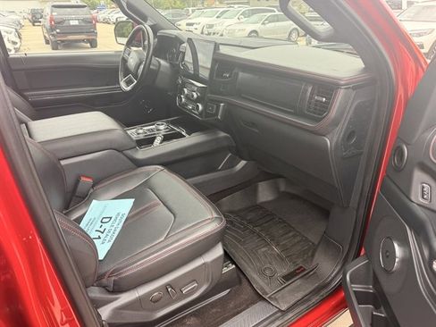 Used 2022 Ford Expedition Max Limited AWD/4WD image 3