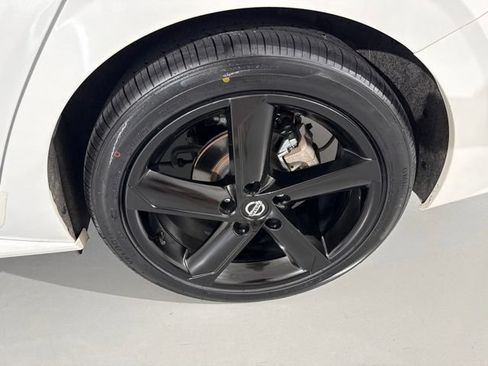 Used 2022 Nissan Sentra SR w/ Midnight Edition FWD image 7