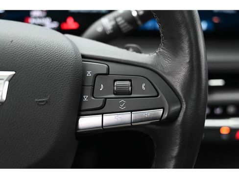 Used 2024 Cadillac XT4 Premium Luxury image 40