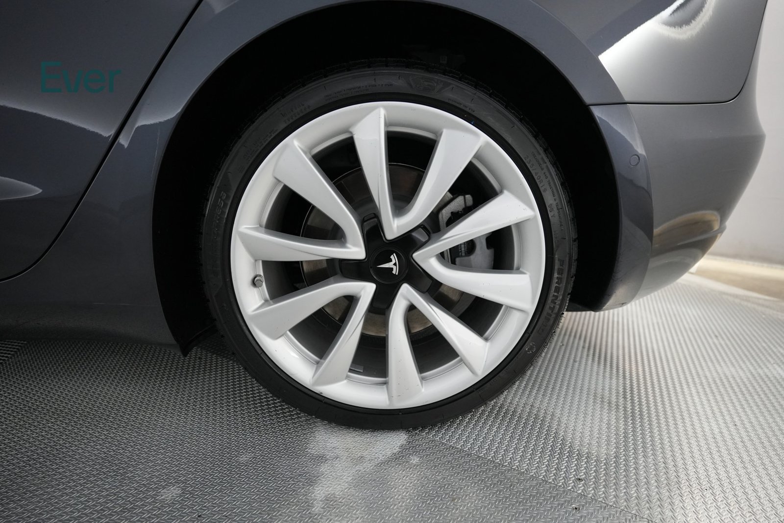 Used 2018 Tesla Model 3 Long Range RWD image 9