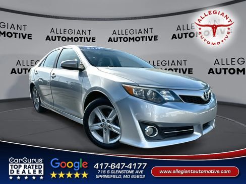 Used 2013 Toyota Camry SE FWD image 1