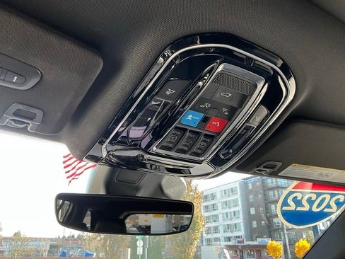 Used 2022 Jeep Grand Cherokee Overland image 16