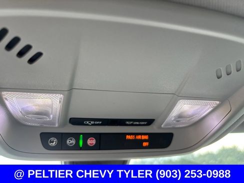 Used 2017 Chevrolet Malibu LT FWD image 18
