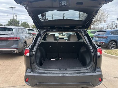 Used 2025 Toyota Corolla Cross LE w/ Moonroof Package FWD image 16