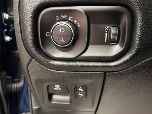 Used 2020 RAM 1500 Big Horn AWD/4WD image 13