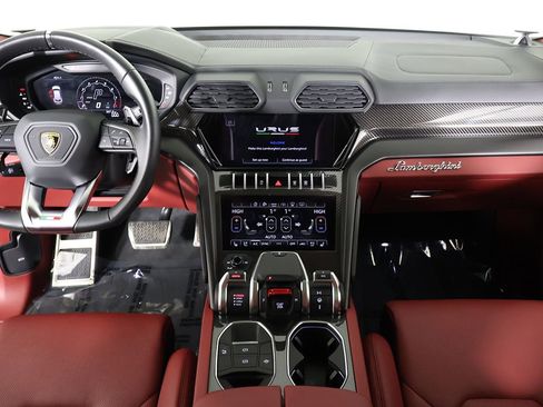Used 2022 Lamborghini Urus image 55