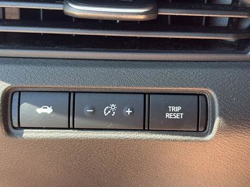 Used 2024 Nissan Altima 2.5 SR w/ SR Premium Package FWD image 15