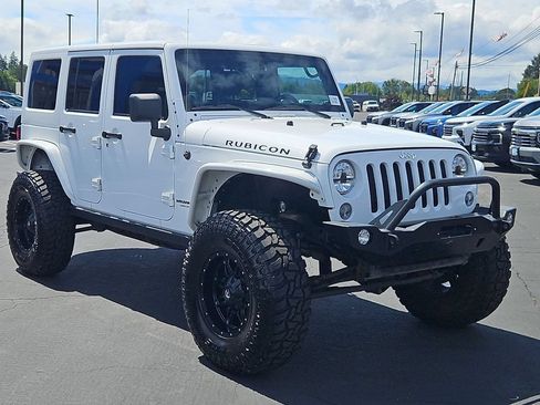 Used 2014 Jeep Wrangler Unlimited Rubicon w/ Max Tow Package AWD/4WD image 8