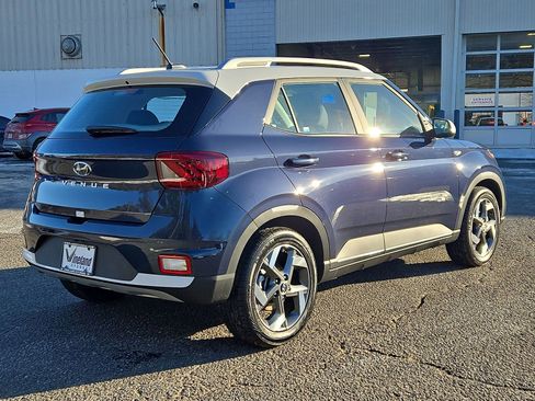Certified 2025 Hyundai Venue Limited image 31