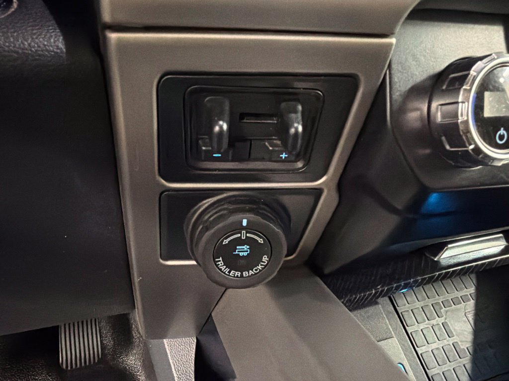 Used 2022 Ford F350 Platinum AWD/4WD image 16