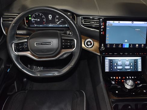 Used 2022 Jeep Grand Wagoneer Series II AWD/4WD image 35