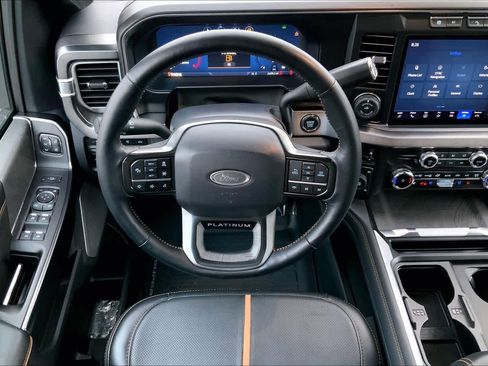 Used 2024 Ford F250 Platinum image 5