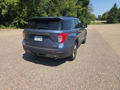 Used 2021 Ford Explorer XLT w/ Equipment Group 202A AWD/4WD image 17