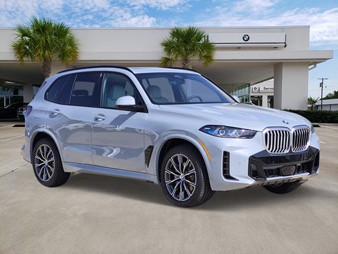 New 2026 BMW X5 xDrive40i w/ M Sport Package AWD/4WD image 3