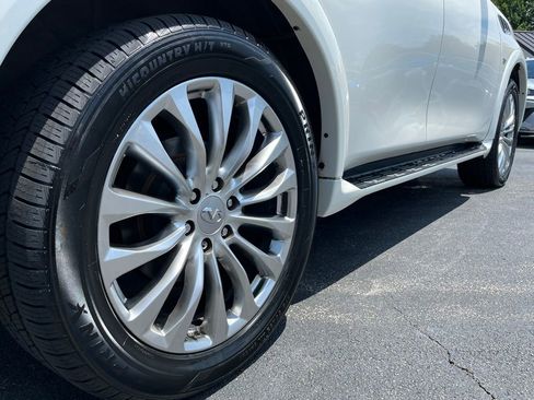Used 2017 INFINITI QX80 4WD w/ Driver Assistance Package image 10
