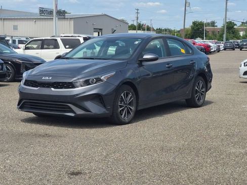 Certified 2023 Kia Forte LXS w/ LXS Technology Package FWD image 1