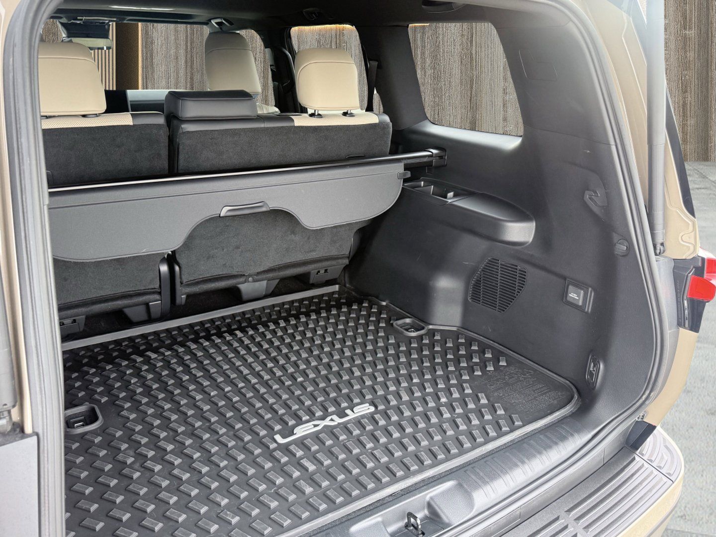 Used 2025 Lexus GX 550 AWD/4WD image 13