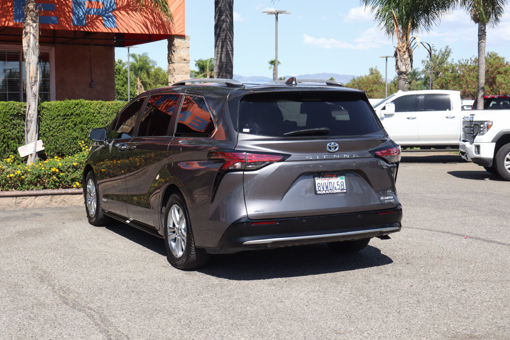 Used 2021 Toyota Sienna Platinum AWD/4WD image 6