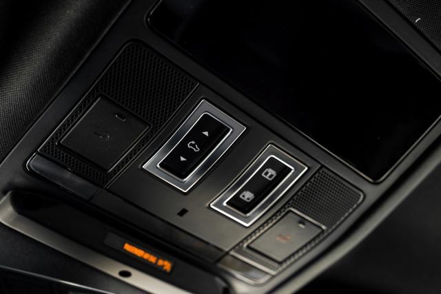 New 2026 Land Rover Defender 110 X-Dynamic SE AWD/4WD image 38