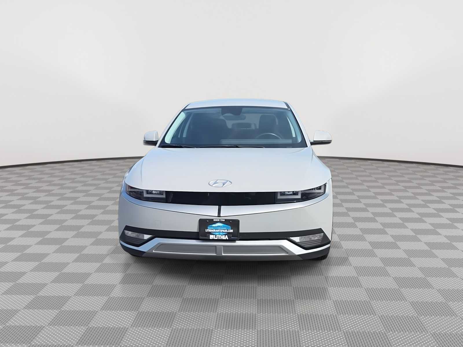 Used 2024 Hyundai Ioniq 5 SE RWD image 3