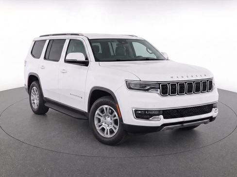 Used 2022 Jeep Wagoneer Series I w/ Convenience Group I AWD/4WD image 2