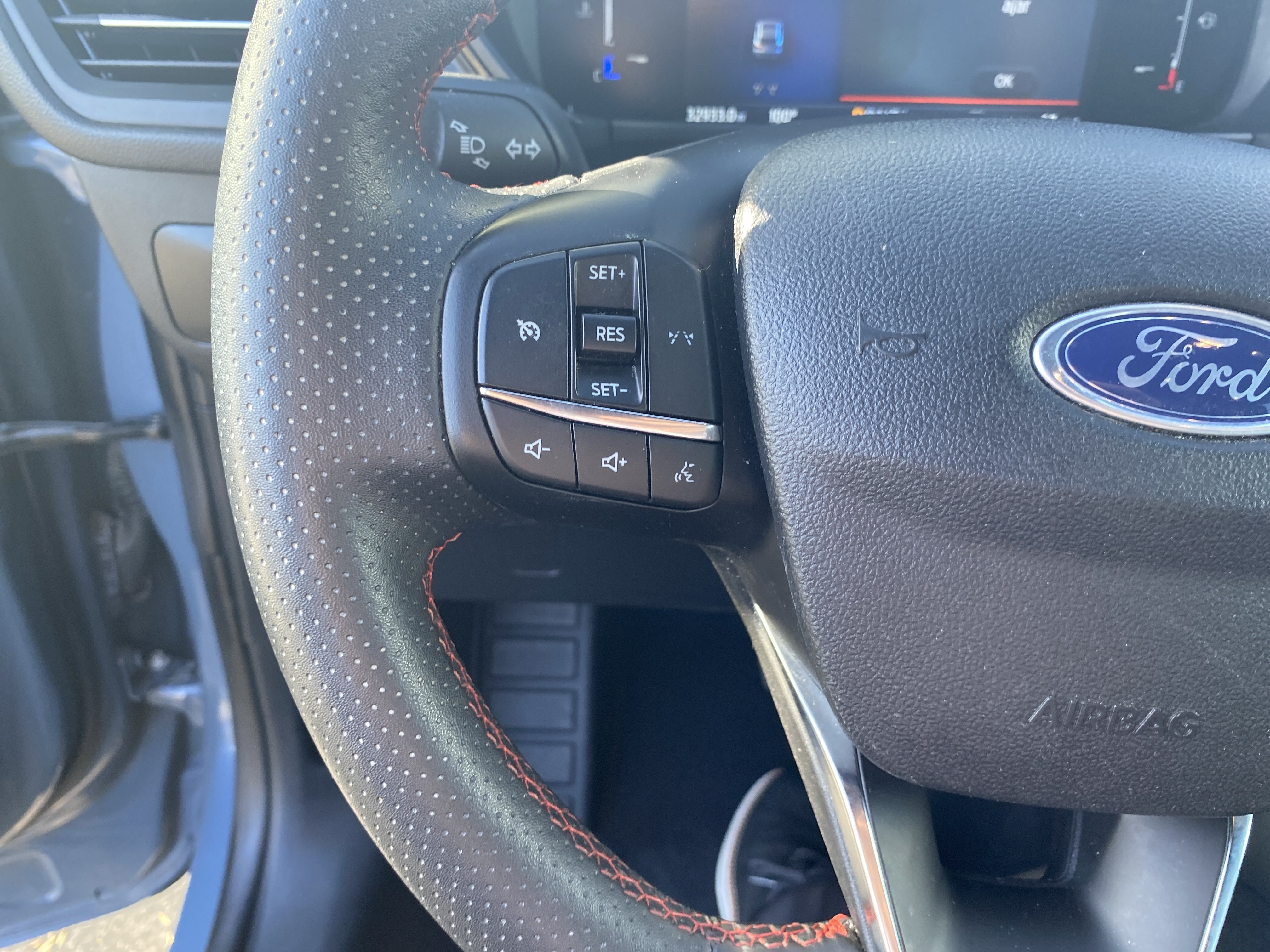 Used 2025 Ford Escape ST-Line FWD image 11