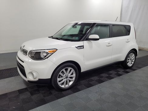 Used 2019 Kia Soul + FWD image 2