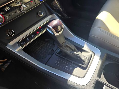 Used 2024 Audi Q3 2.0T Premium image 31