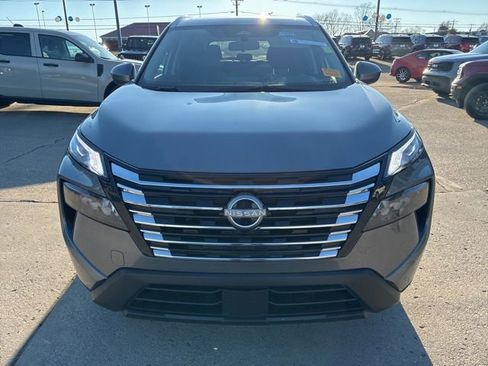 Used 2025 Nissan Rogue SV w/ SV Premium Package image 14