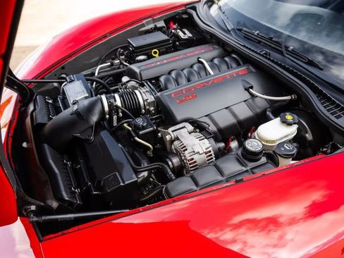 Used 2005 Chevrolet Corvette Coupe w/ Preferred Equipment Group RWD image 65