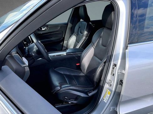 Used 2021 Volvo XC60 T5 Inscription w/ Advanced Package image 21