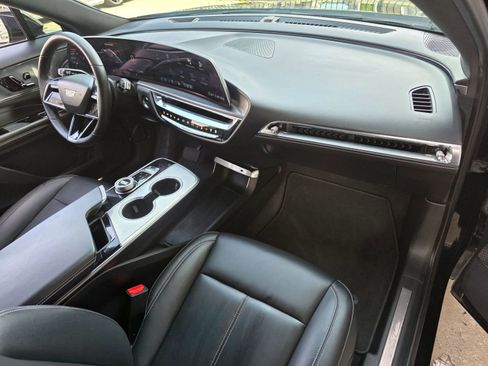 Used 2024 Cadillac Lyriq Tech RWD image 28