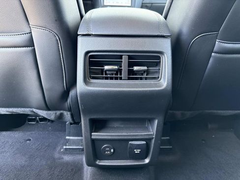 Used 2022 Ford Edge SEL w/ Convenience Package image 16