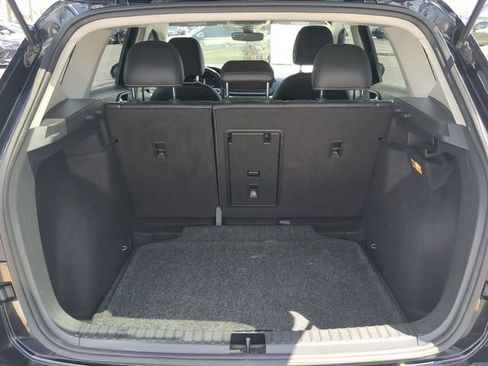 Certified 2023 Volkswagen Taos SE w/ Black Wheel Package image 9