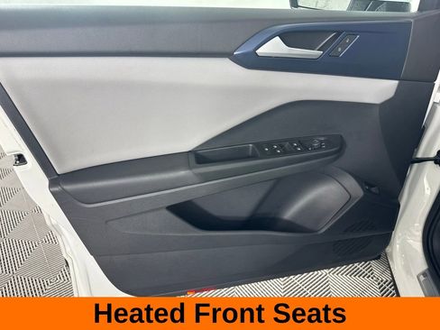 Used 2023 Volkswagen Taos SE image 10