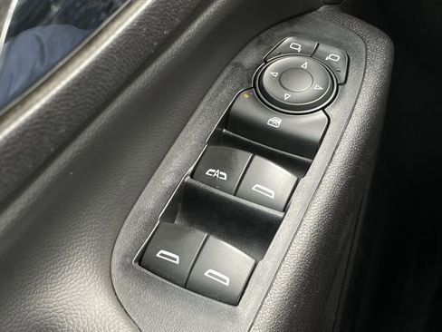 Used 2020 Chevrolet Equinox LT image 12