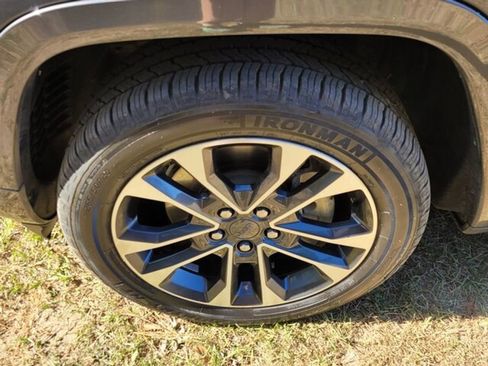 Used 2021 Jeep Grand Cherokee L Overland image 19