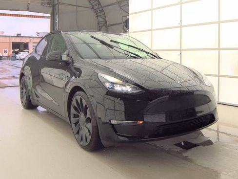 Used 2023 Tesla Model Y Performance AWD/4WD image 3