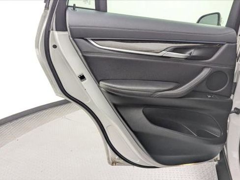 Used 2019 BMW X6 sDrive35i w/ Premium Package image 12