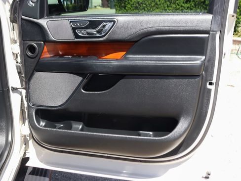 Used 2020 Lincoln Navigator Reserve w/ Equipment Group 208A Reserve AWD/4WD image 50