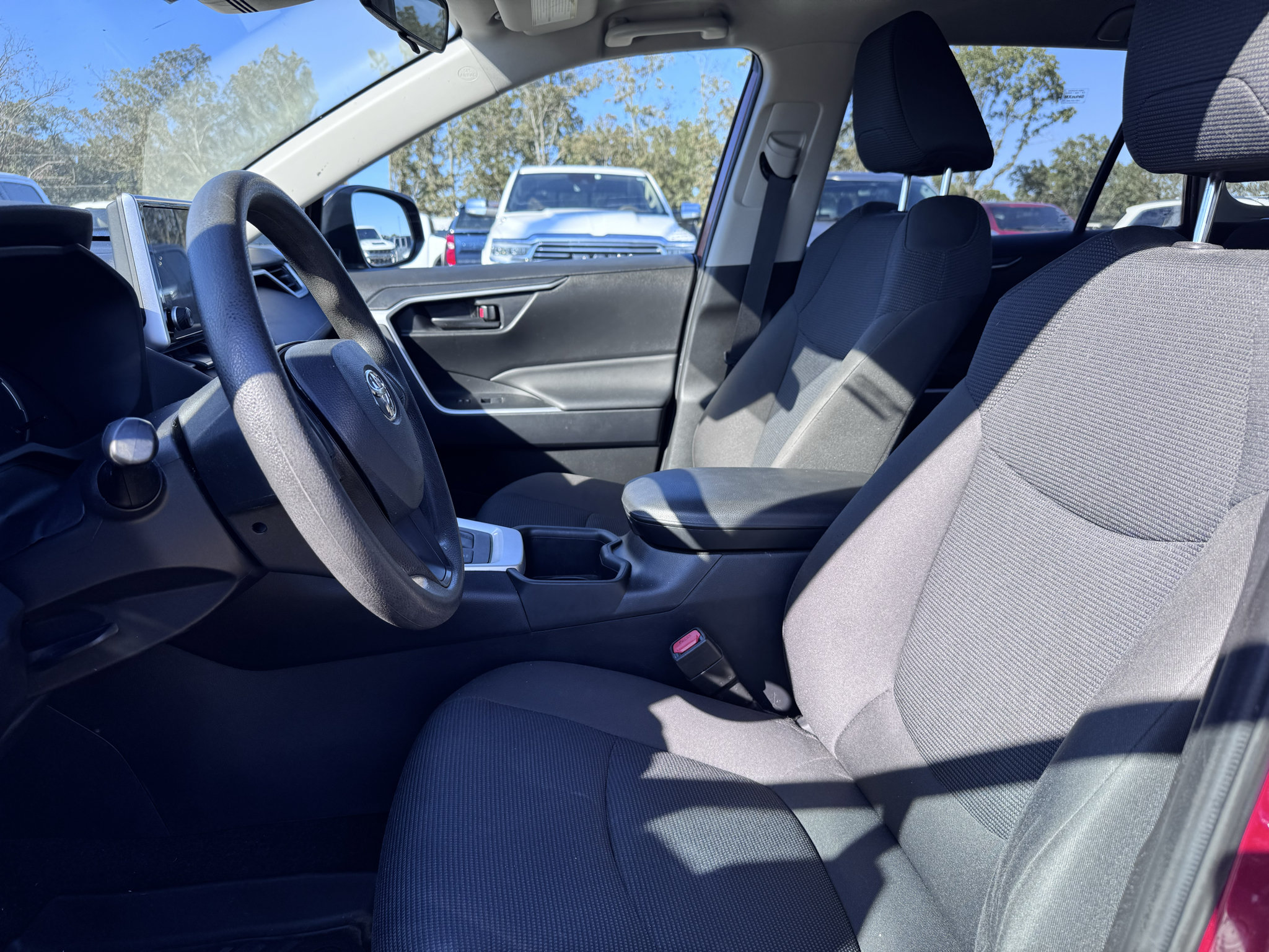 Used 2025 Toyota RAV4 LE AWD/4WD image 11