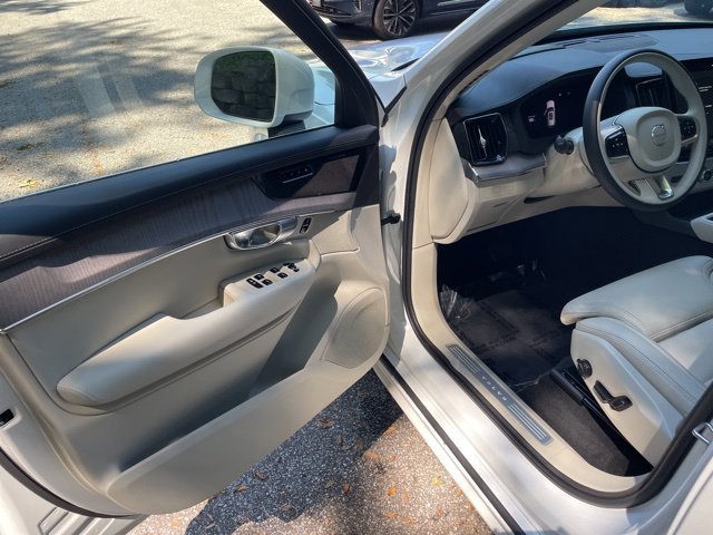 Certified 2026 Volvo XC90 B6 Ultra AWD/4WD image 11