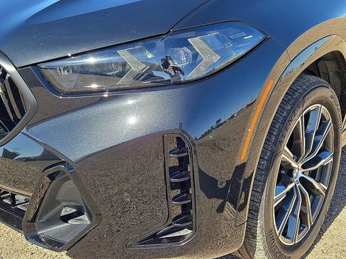 Used 2026 BMW X6 M60i image 10