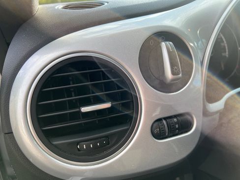 Used 2015 Volkswagen Beetle 1.8T image 17