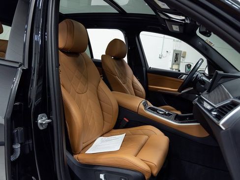 Certified 2024 BMW X5 xDrive40i w/ M Sport Package image 25