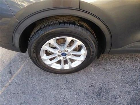 Used 2020 Ford Escape SE image 21