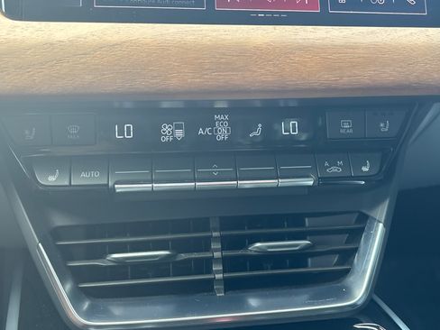 Used 2024 Audi e-tron GT Premium Plus image 56